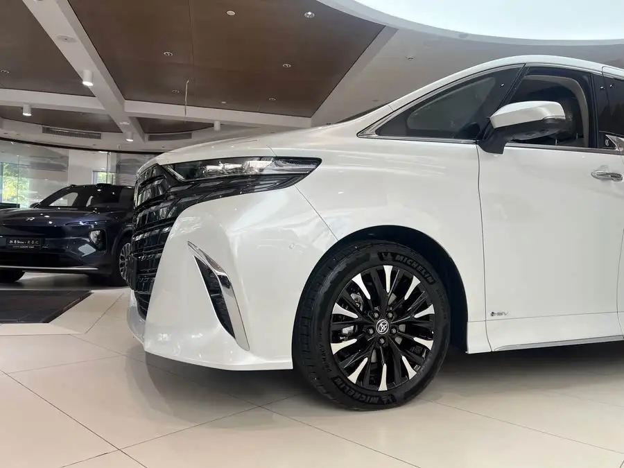 ألـفـارد 2024 النسخة المتميزة بمحرك مزدوج 2.5 لتر