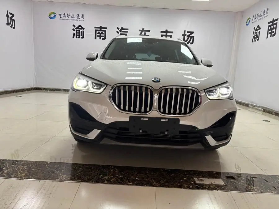 بي إم دبليو X1 2021 الطراز المعاد تصميمه sDrive20Li إصدار الأزياء