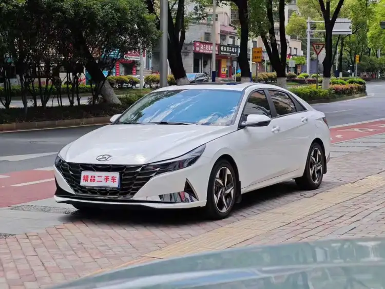 Elantra 2021 1.5L CVT LUX Premium