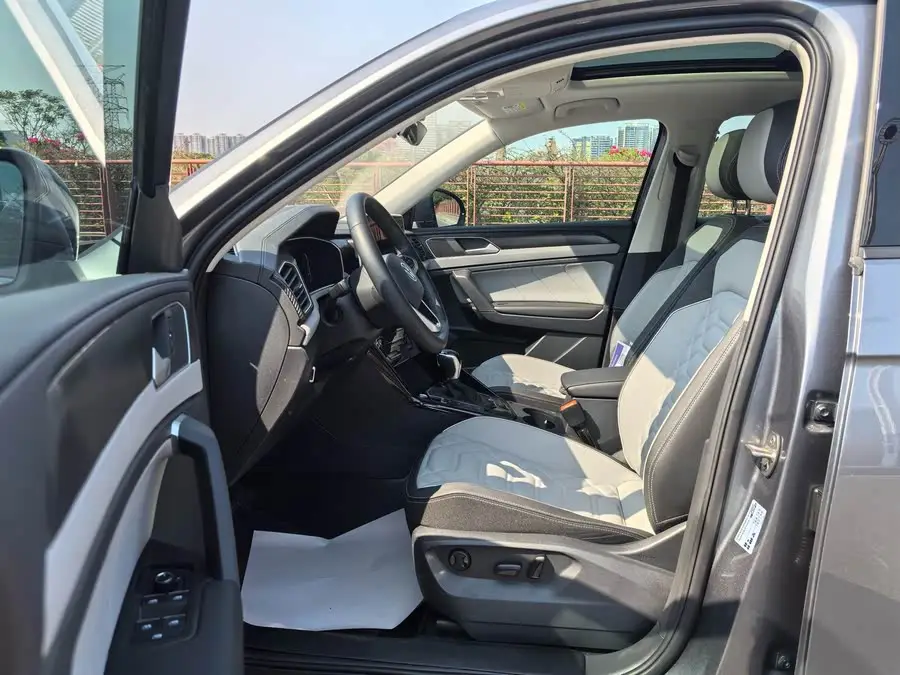 تيرون 2023 330 TSI الدفع الثنائي نسخة الرفاهية المتقدمة بلس