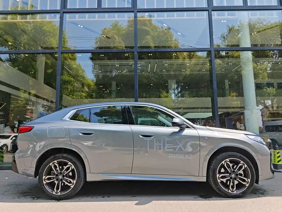 بي إم دبليو X2 (مستورد) 2024 sDrive25i حزمة الرياضة M