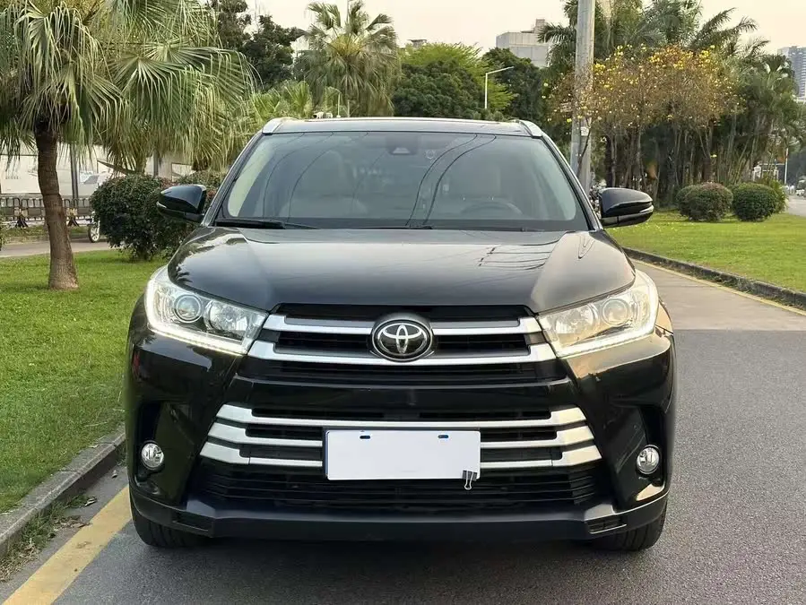 هايلاندر 2021 2.0T دفع رباعي فئة فاخرة 7 مقاعد