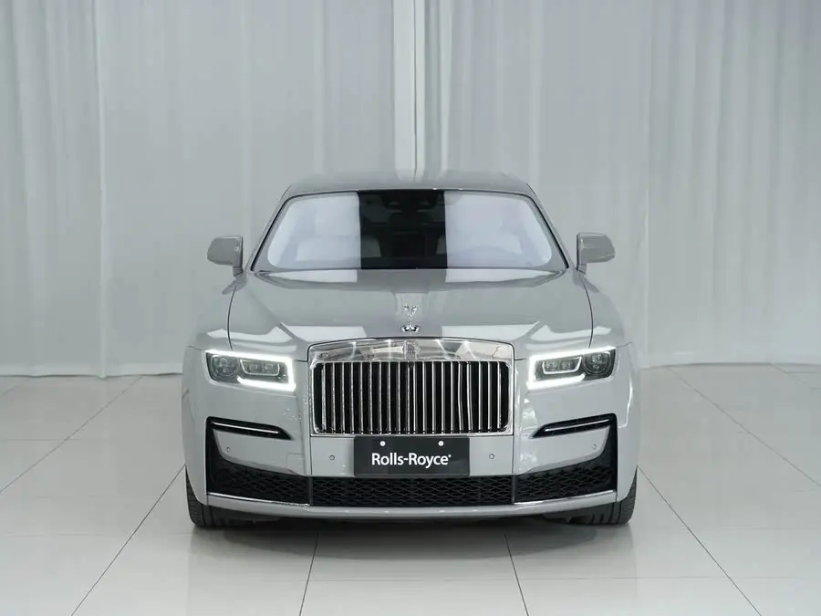 غوست 2021 6.7T إصدار قاعدة العجلات القياسية