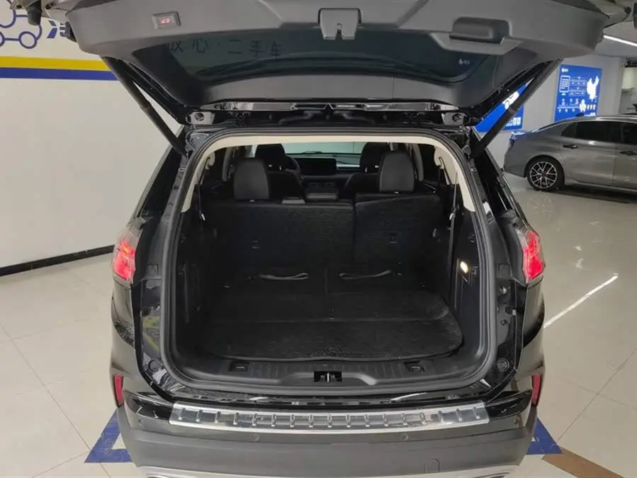 2022 Edge PLUS EcoBoost 245 AWD Platinum 7-seater