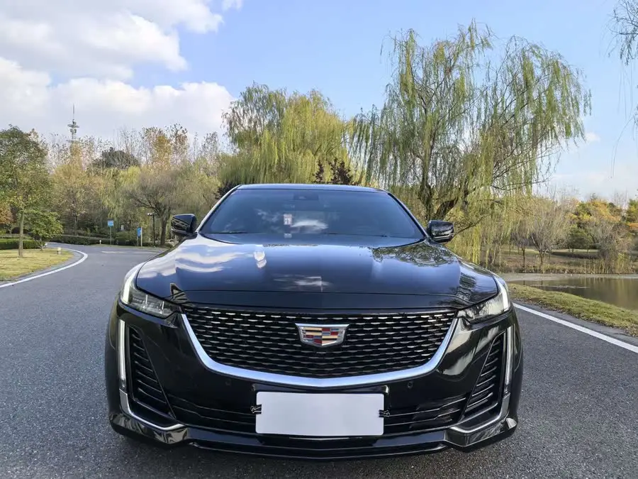 كاديلاك CT5 2023 28T الفاخرة (النسخة القياسية)