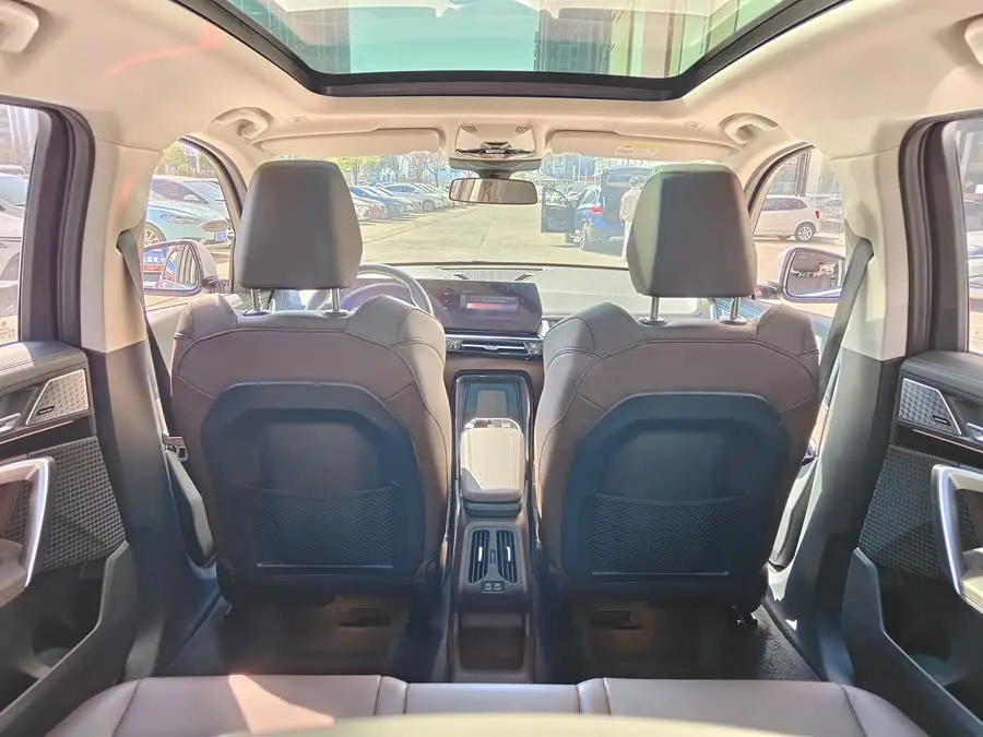 بي إم دبليو X1 2023 sDrive25Li حزمة تصميم X