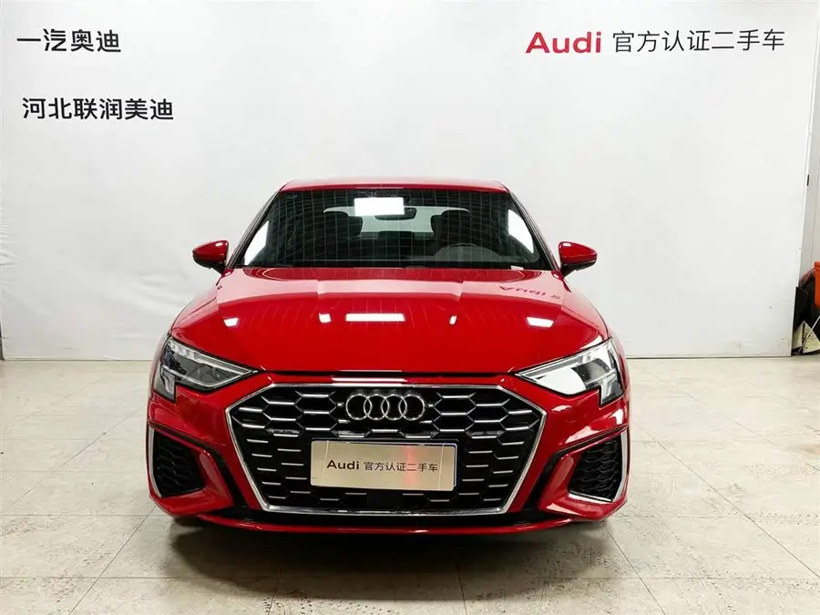 أودي A3 2023 A3L ليموزين 35 TFSI الرياضية التقدمية