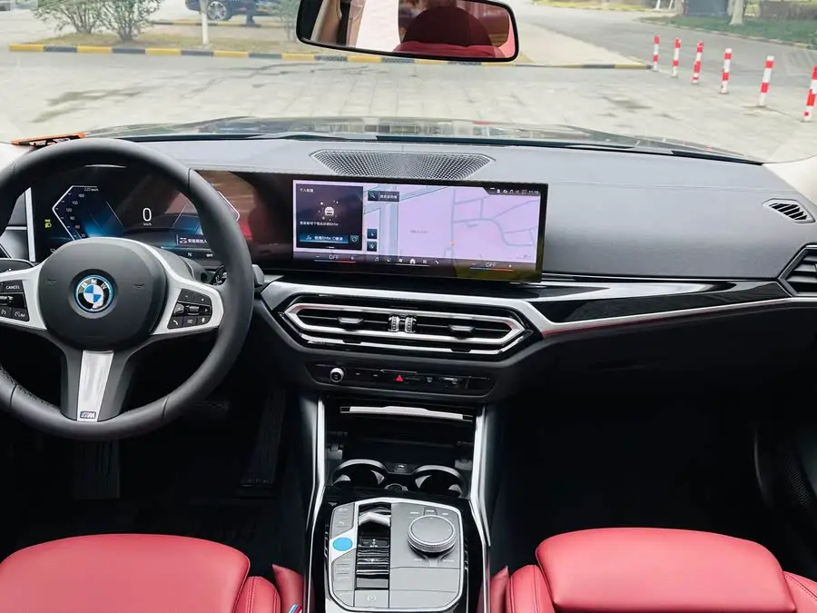 بي إم دبليو i3 2024 eDrive 35 L