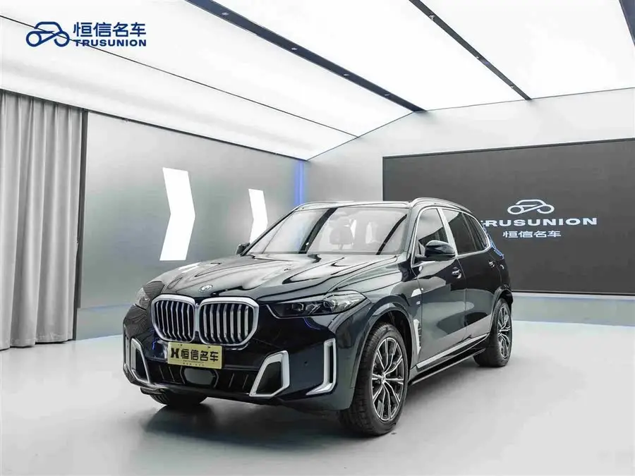 بي إم دبليو X5 2023 xDrive 30Li حزمة M الرياضية