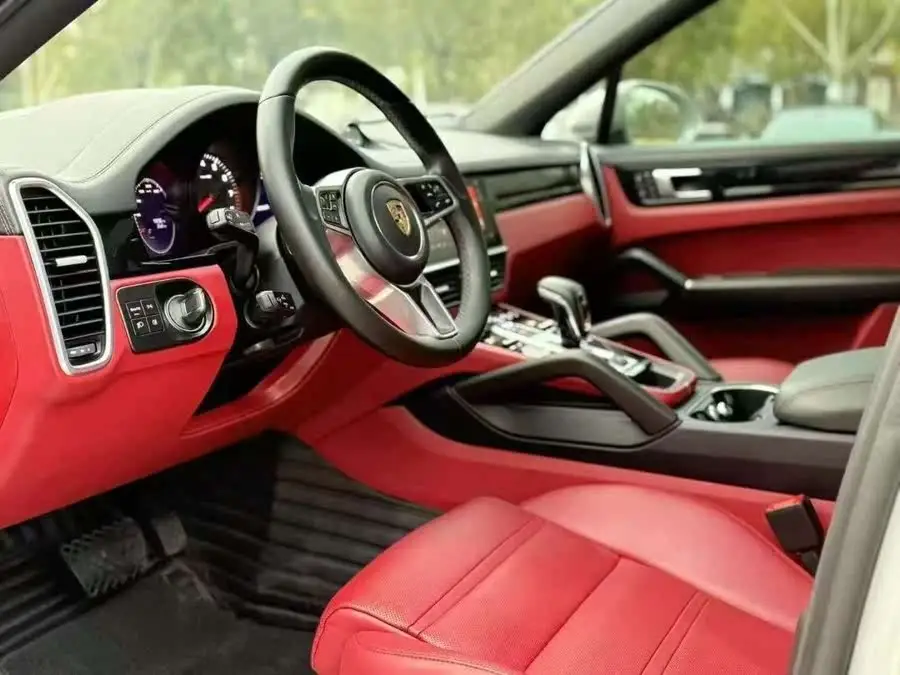 2023 Porsche Cayenne Coupé 3.0T Platinum Edition