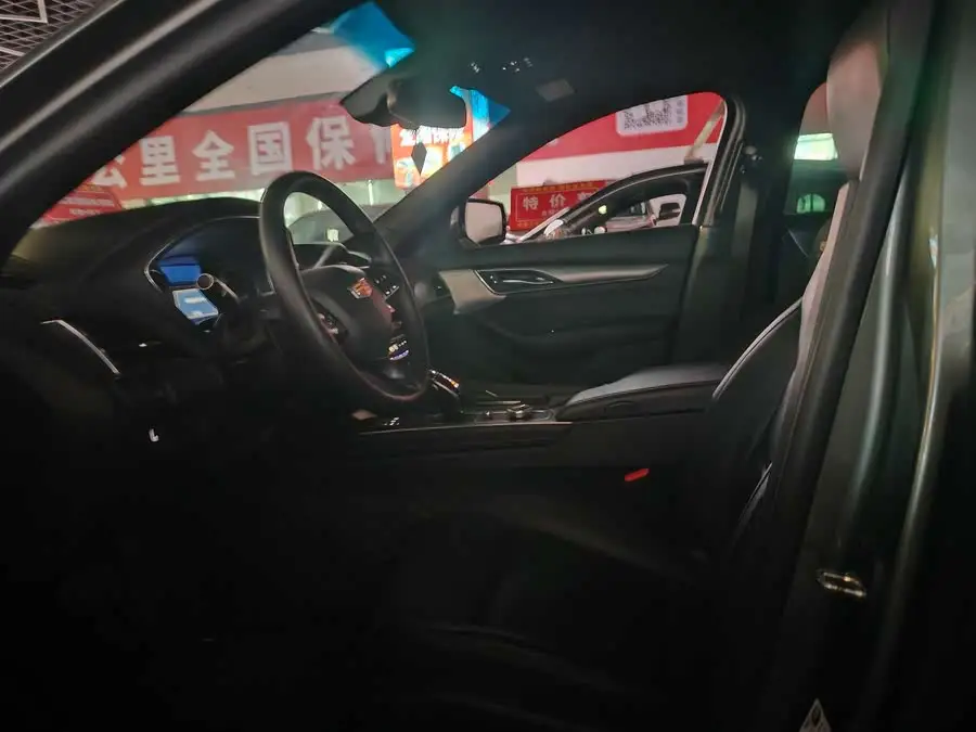 كاديلاك CT5 2022 28T فئة الرفاهية