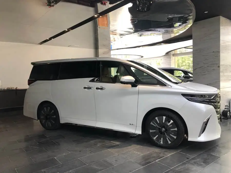 ألْفَارْد 2024 هايبرد 2.5 لتر إصدار مميز