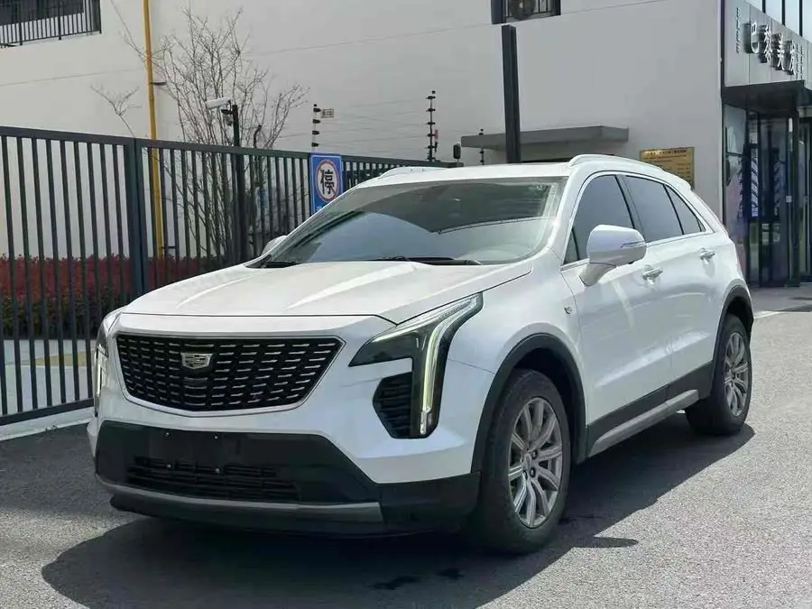 كاديلاك XT4 2021 28T الدفع الأمامي المتميز