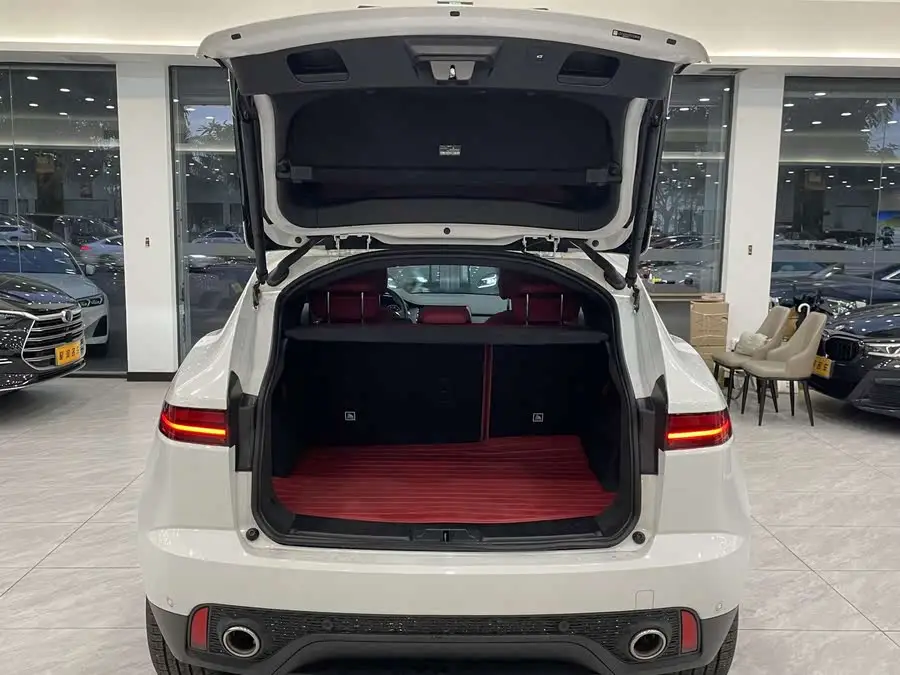 Jaguar E-PACE 2024 R-DYNAMIC SE BLACK