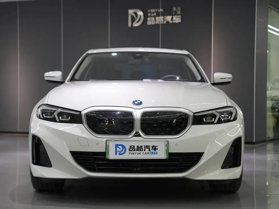 بي إم دبليو i3 2022 eDrive 35 L