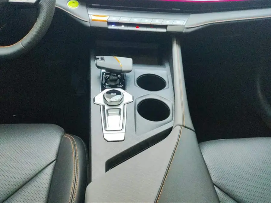 Changan UNI-V 2022 Model 1.5T Premium