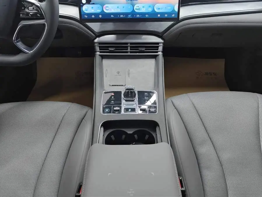 ختم 2024 النسخة الشرفية DM-i 1.5L 121كم النسخة الفاخرة