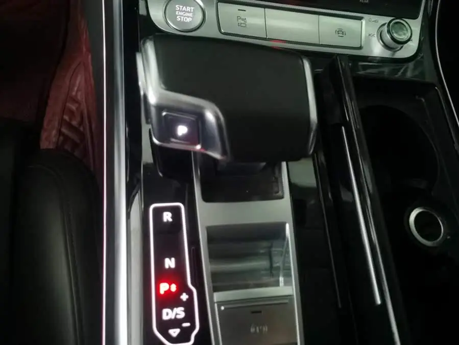 أودي A8 2019 طراز تحديث بلس A8L 50 TFSI كواترو راحة