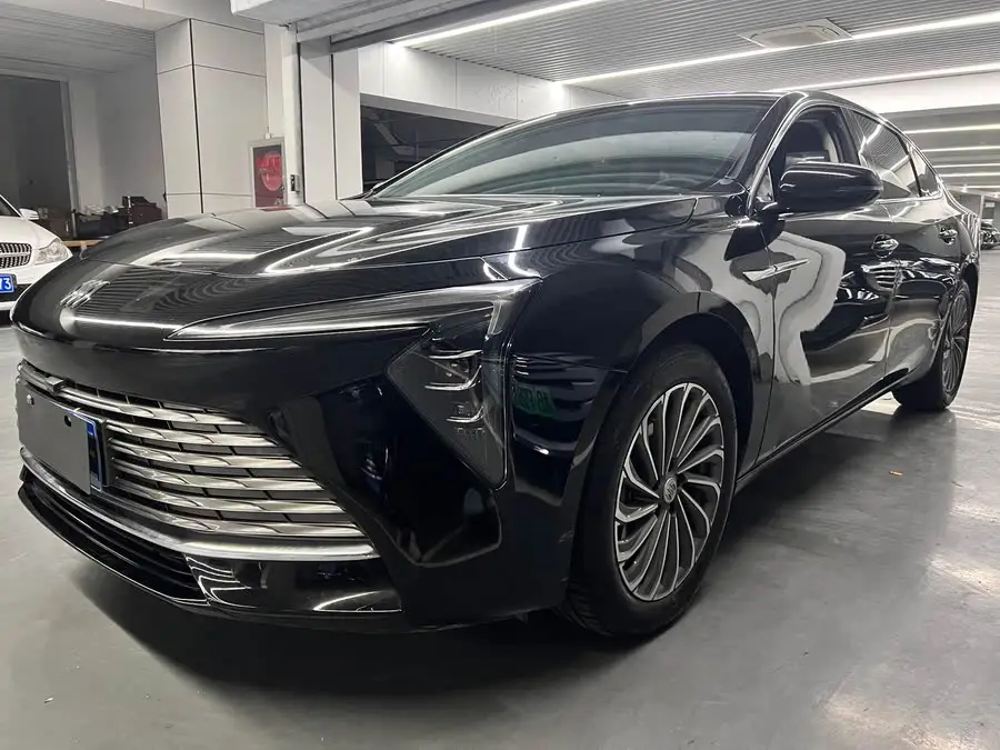 بيوك لاكروس 2023 28T إصدارة الاستمتاع