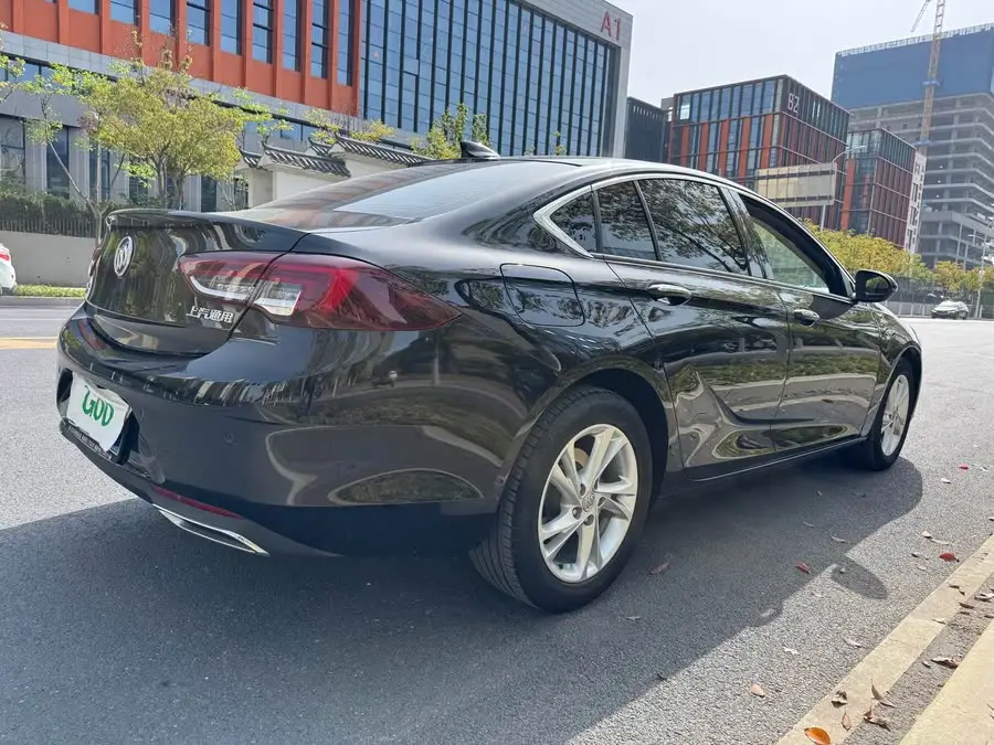 ريجال 2023 552T الإصدار الذكي