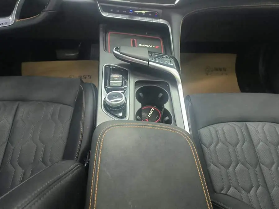 شانغن UNI-T 2022 طراز 1.5T رائد