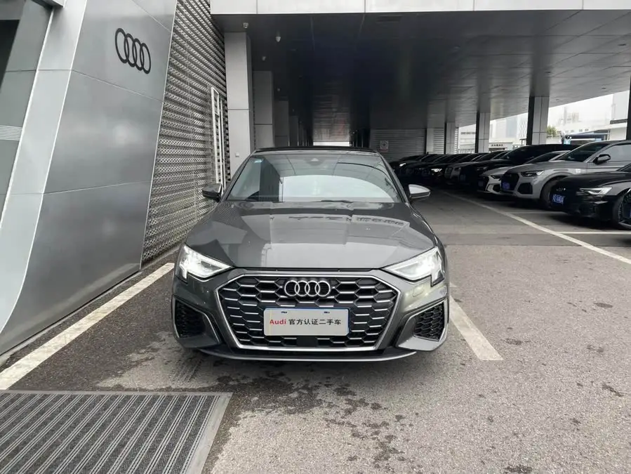 أودي A3 2023 A3L ليموزين 35 TFSI طراز رياضي أنيق