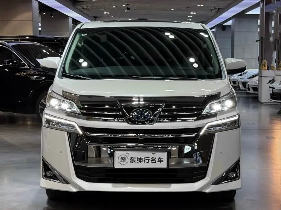 تويوتا فيلفاير 2020 موديل بمحرك مزدوج 2.5 لتر HV فئة فاخرة