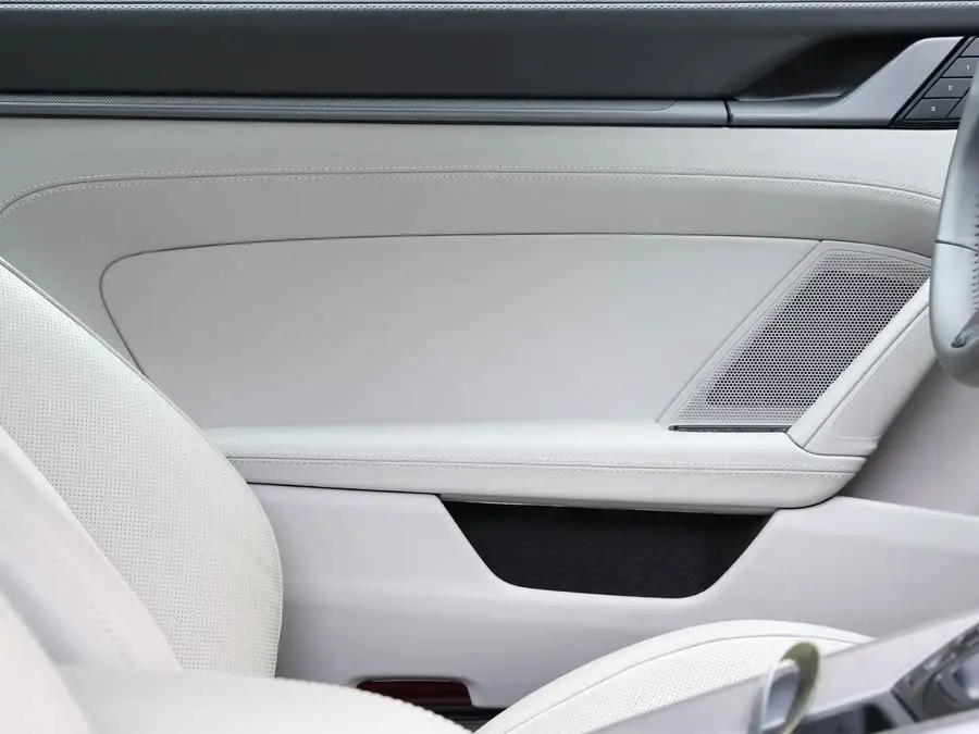 بورش 911 2023 كاريرا 3.0T