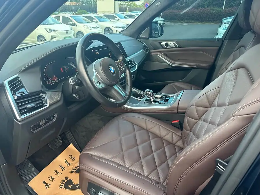 BMW X5 2022 xDrive 30Li M Sport Package