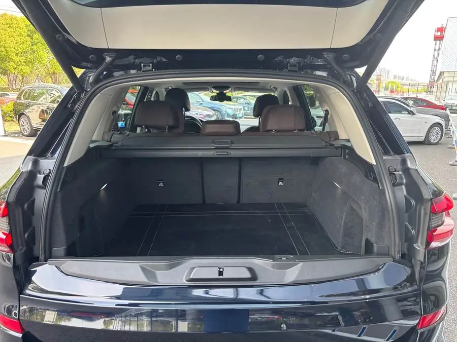 بي إم دبليو X5 2022 xDrive 30Li حزمة الرياضية M