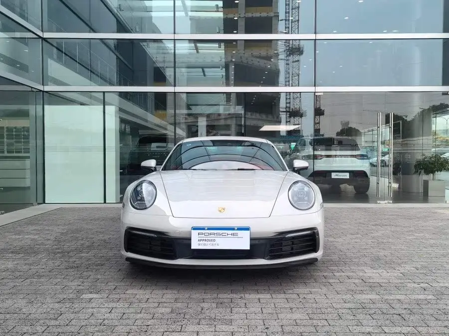 بورش 911 2023 كاريرا 3.0T
