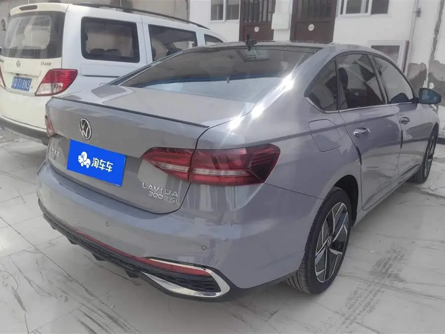 لافيدا 2024 300TSI DSG إصدار نجوم الأبدية