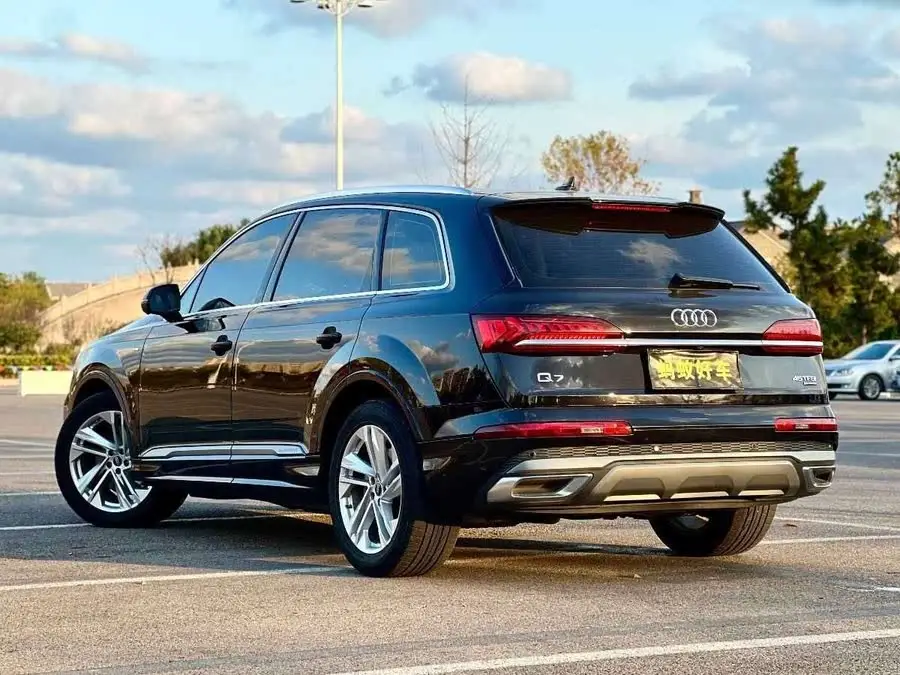 Audi Q7 2023 45 TFSI quattro S line Sport