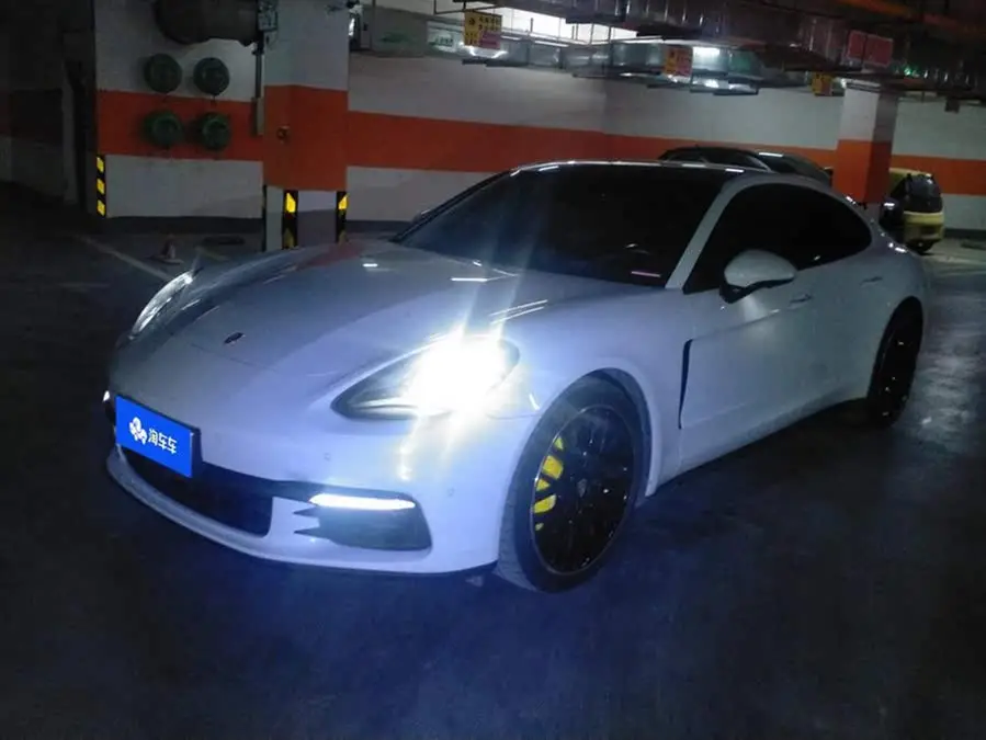 2020 Porsche Panamera 10th Anniversary Edition 2.9T