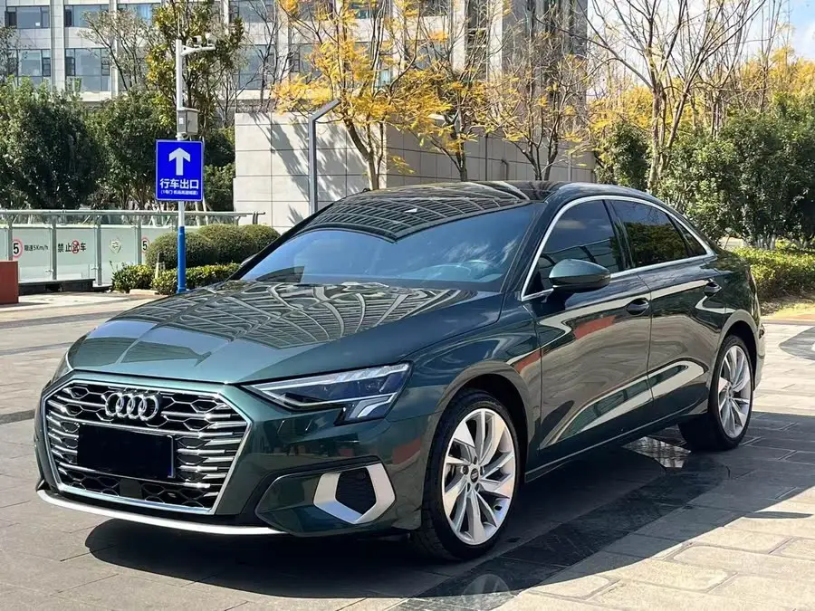 أودي A3 طراز 2022 A3L ليموزين 35 TFSI الأناقة العصرية