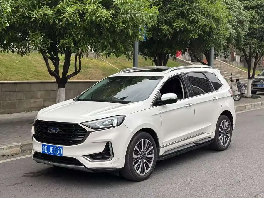 2021 Ford Edge PLUS EcoBoost 245 FWD Luxury 7-seater