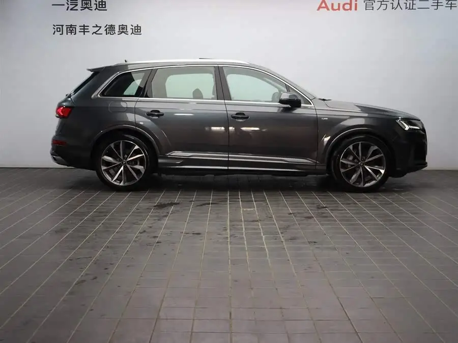 Audi Q7 2023 55 TFSI quattro S line Sport