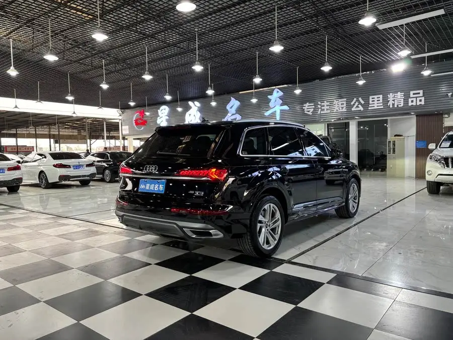 Audi Q7 2021 45 TFSI quattro S line Sport