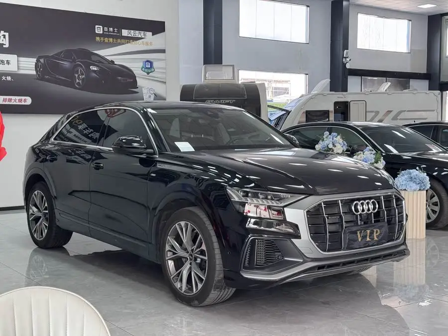 أودي Q8 2022 55 TFSI الطراز الفاخر الرياضي