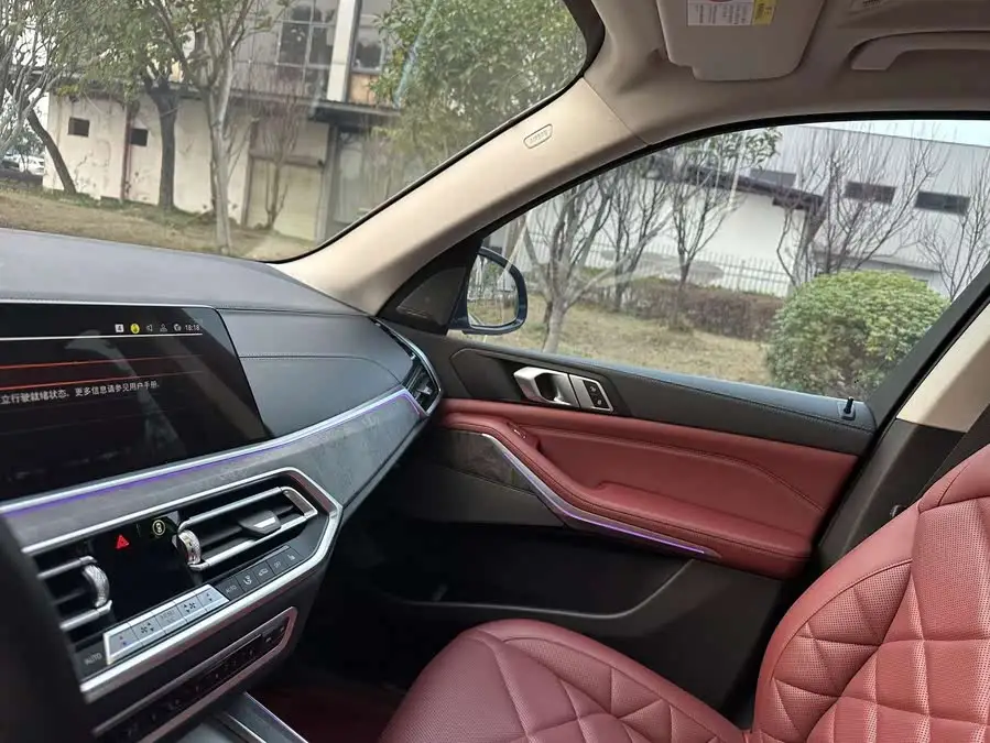 BMW X5 2022 xDrive 30Li M Sport Package