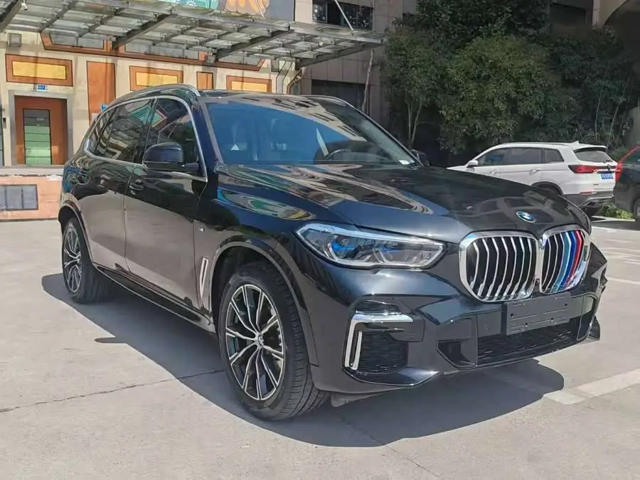 بي إم دبليو X5 2022 xDrive 30Li باقة M الرياضية الفاخرة