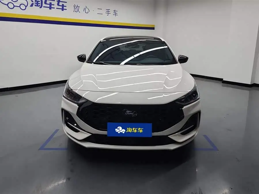 2022 فورد فوكس 2.0 إيكوبوست 180 أوتوماتيكي ST لاين