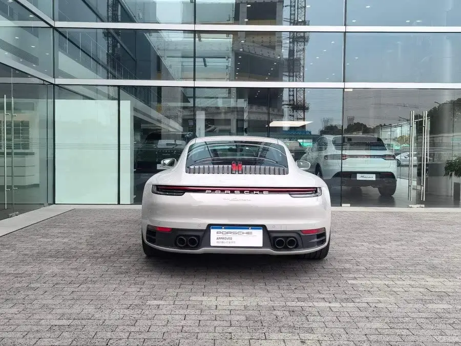 بورش 911 2023 كاريرا 3.0T