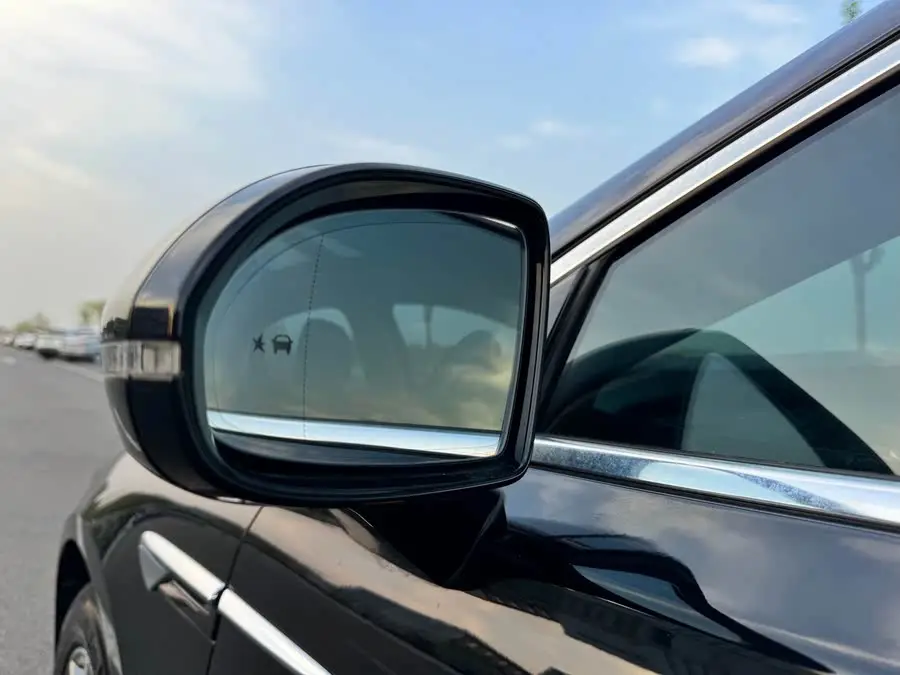 بيوك لاكروس 2021 652T الفاخرة