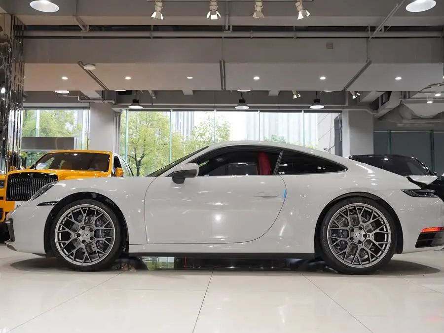 بورش 911 2023 كاريرا 3.0T