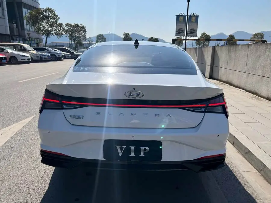 إيلانtra 2022 1.5L CVT LUX النسخة الفاخرة