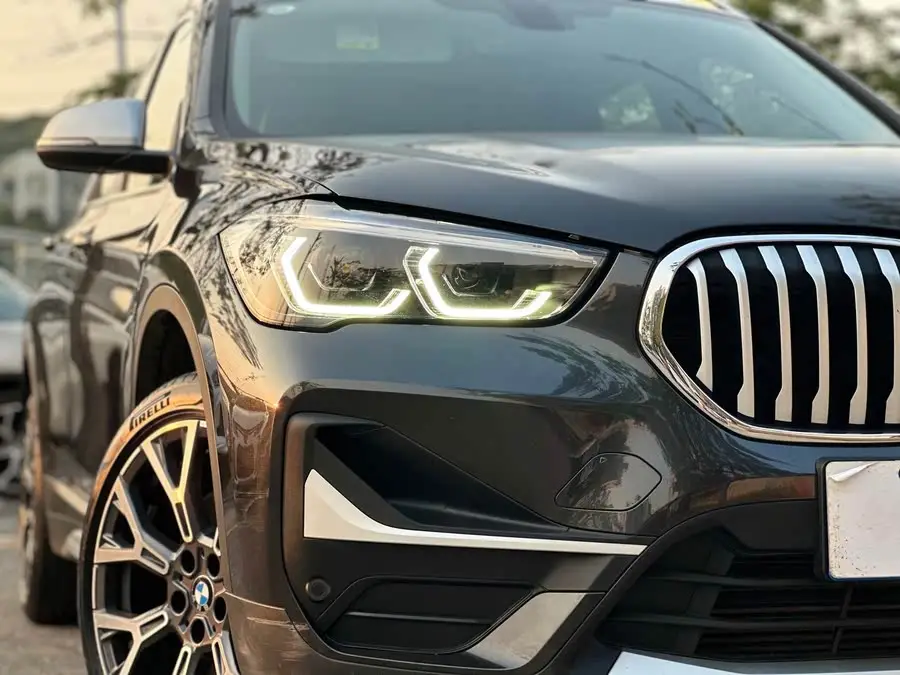بي إم دبليو X1 2021 xDrive25Li الحصرية