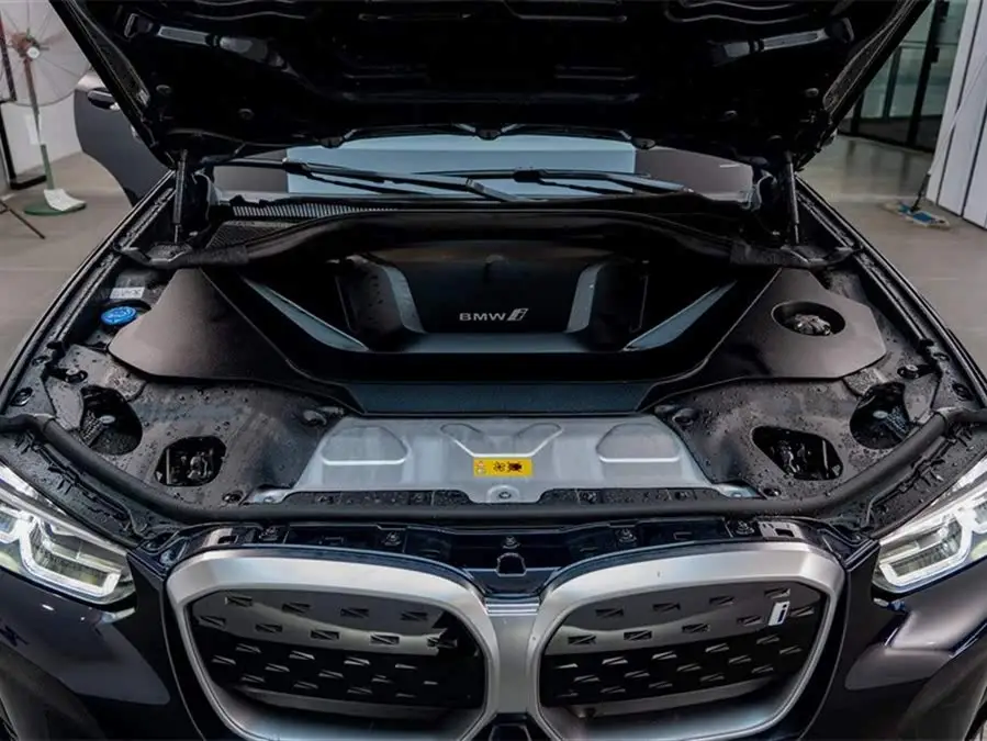 BMW iX3 2023 Leading Model