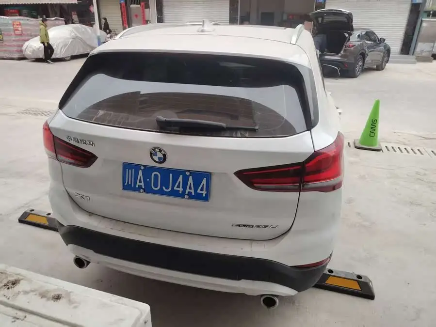 بي إم دبليو X1 2021 sDrive25Li الإصدار الرائد