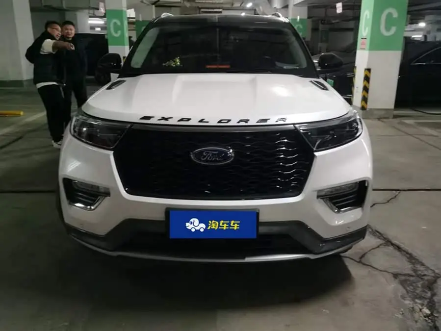 إكسبلورر 2020 إيكو بوست 285 دفع رباعي تيتيوم 6 مقاعد